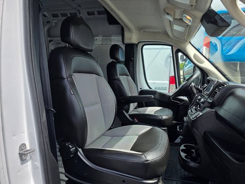 Used 2023 RAM ProMaster 2500 FWD image 9