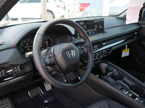 Used 2025 Honda Accord Sport image 15