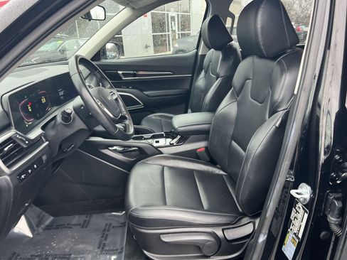 Used 2023 Kia Telluride LX image 13