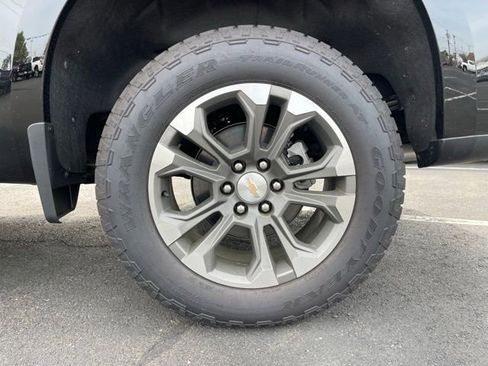 Used 2024 Chevrolet Silverado 1500 High Country AWD/4WD image 5