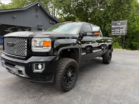 Used 2016 GMC Sierra 2500 Denali w/ Duramax Plus Package AWD/4WD image 64