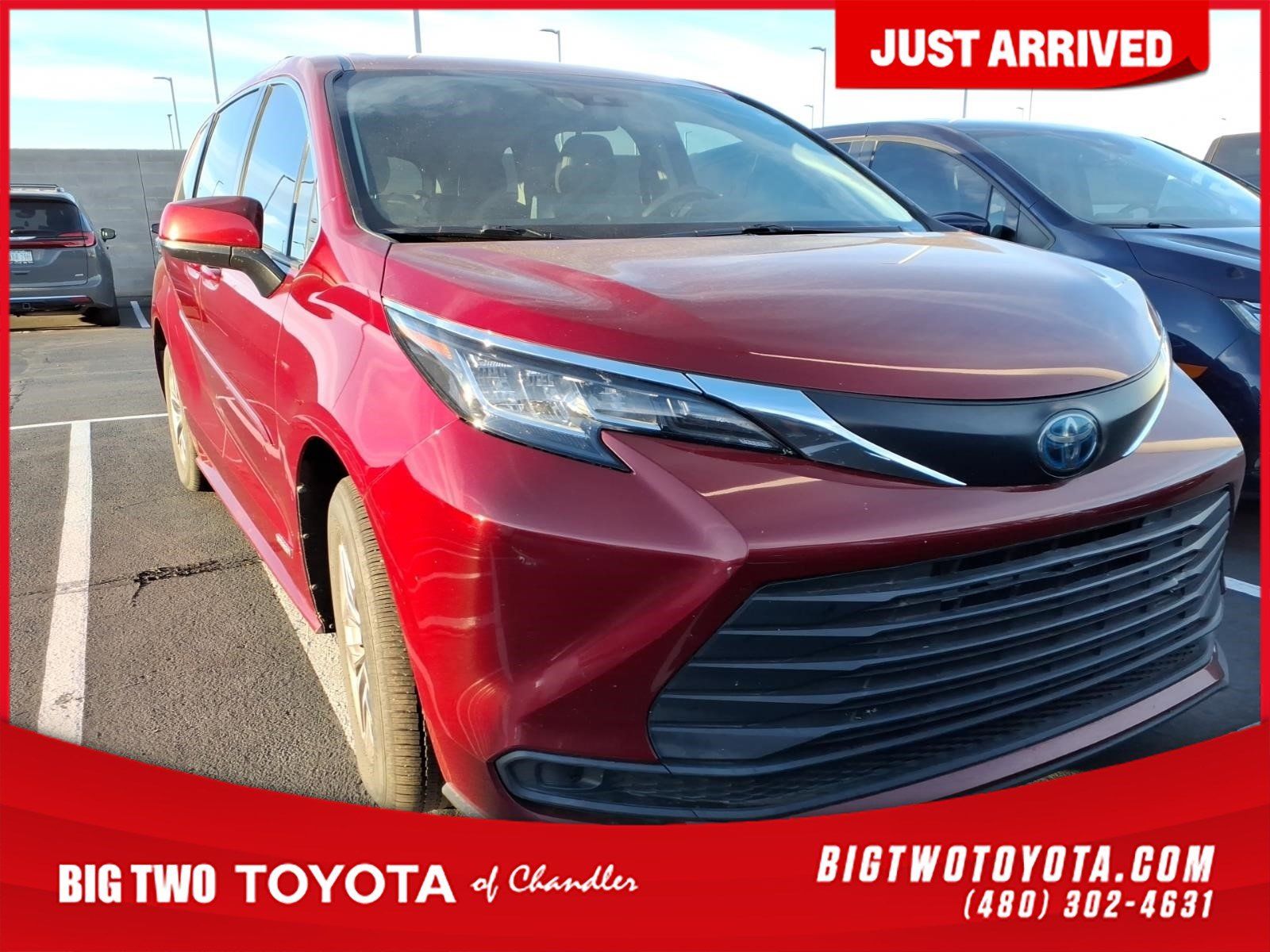 Used 2021 Toyota Sienna LE FWD image 1