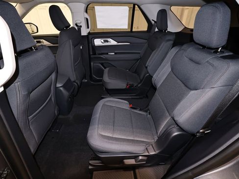 New 2026 Ford Explorer Active AWD/4WD image 14