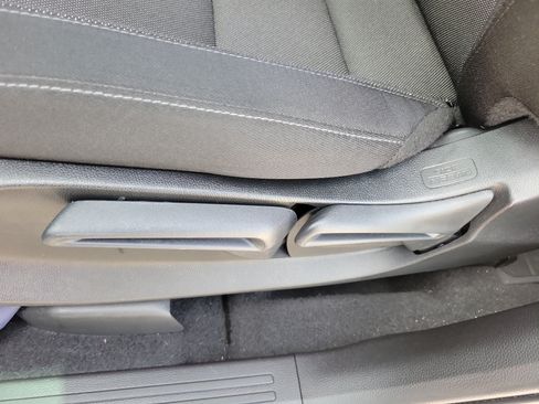 Used 2025 Honda CR-V LX image 20
