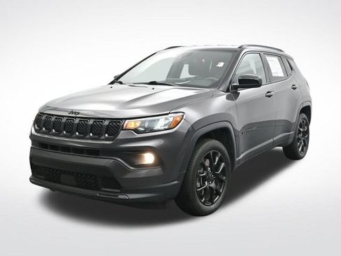 Used 2025 Jeep Compass Trailhawk AWD/4WD image 6