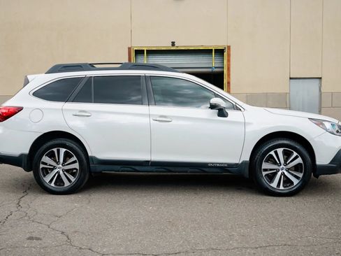 Used 2018 Subaru Outback 2.5i Limited w/ Popular Package #2 AWD/4WD image 4
