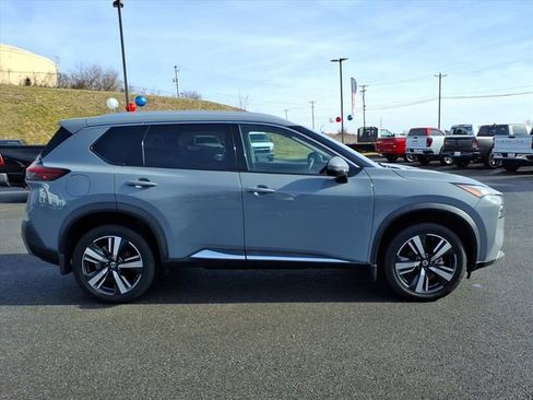 Used 2021 Nissan Rogue SL w/ Premium Package image 3