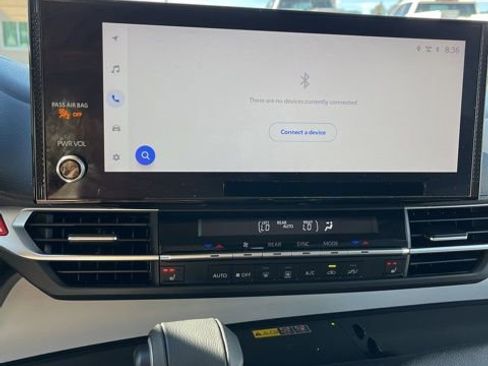 Used 2025 Toyota Sienna XLE w/ XLE Plus Package image 39