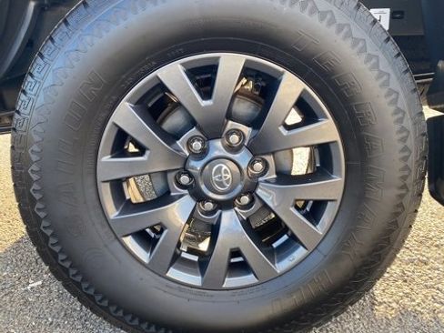 Used 2023 Toyota Tacoma SR5 image 8