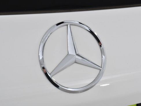 Used 2018 Mercedes-Benz GLC 300 4MATIC image 21