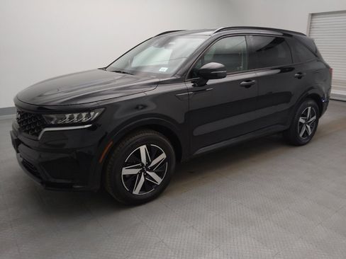 Used 2023 Kia Sorento S image 2