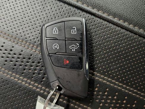 Used 2023 Chevrolet Silverado 1500 High Country w/ Technology Package image 32