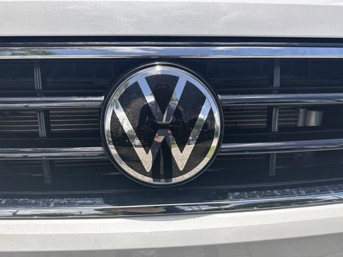 Used 2023 Volkswagen Tiguan SE R-Line FWD image 10