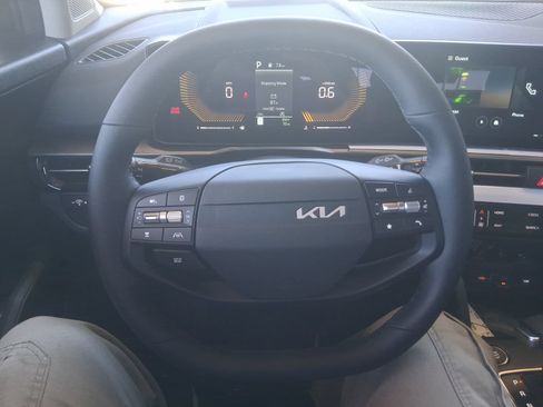 New 2026 Kia Sportage LX FWD image 10