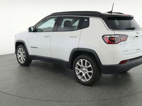 Used 2025 Jeep Compass Limited image 6