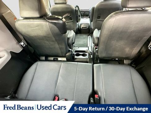 Used 2016 Toyota Sienna SE Premium w/ Four Season Floor Mat Package FWD image 35