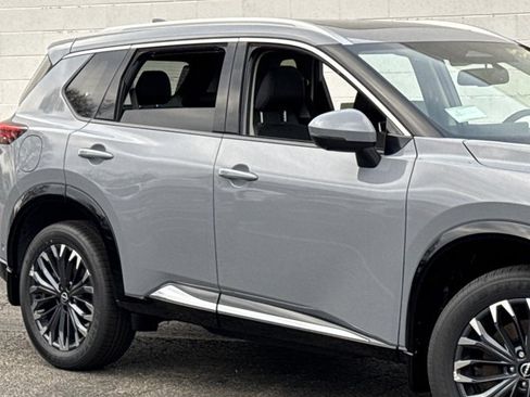New 2025 Nissan Rogue Platinum w/ Tech Package AWD/4WD image 5