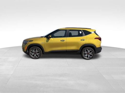 Used 2021 Kia Seltos SX w/ SX Sunroof Package image 2