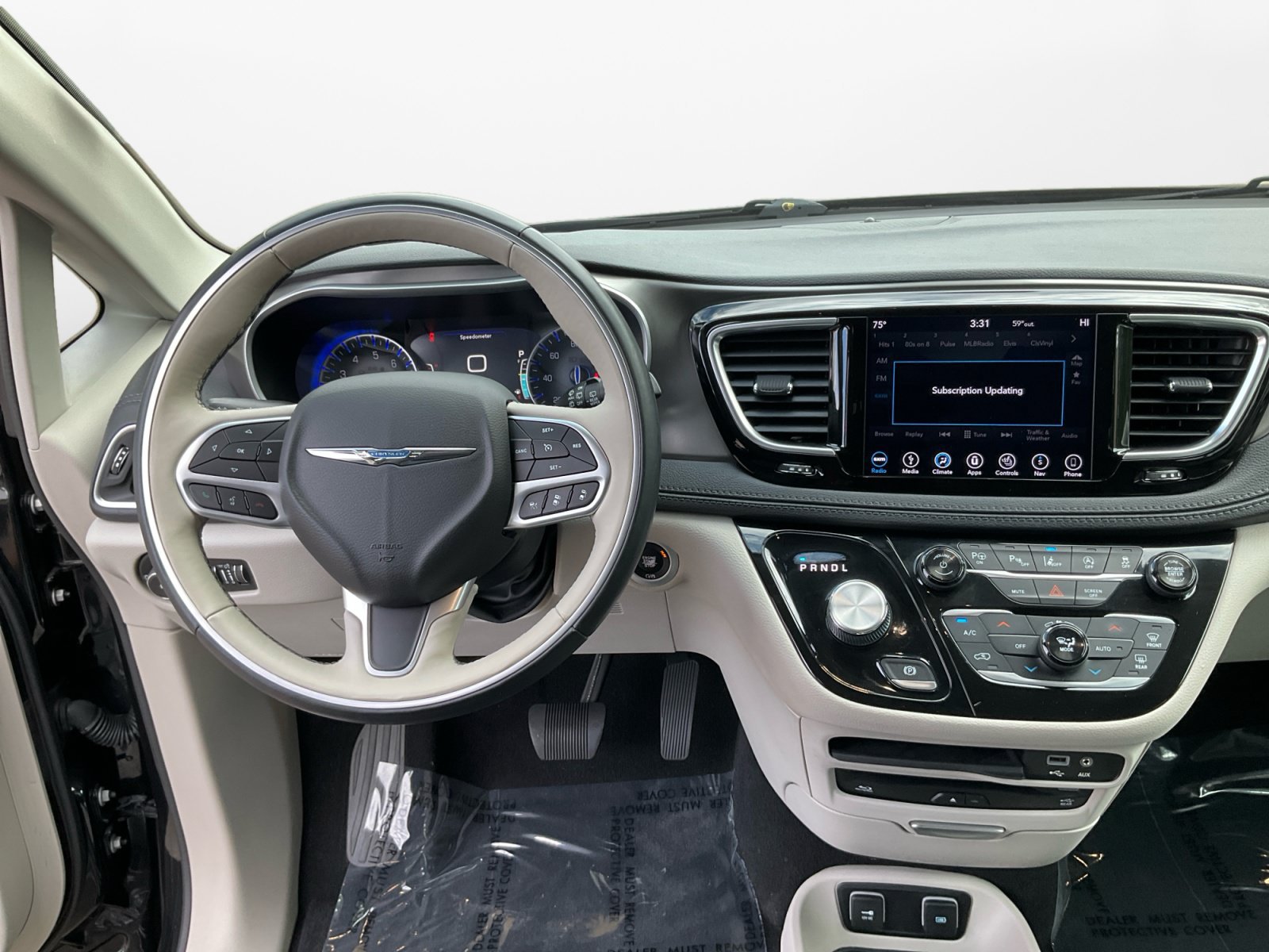 Used 2018 Chrysler Pacifica Limited w/ Advanced Safetytec Group FWD image 11