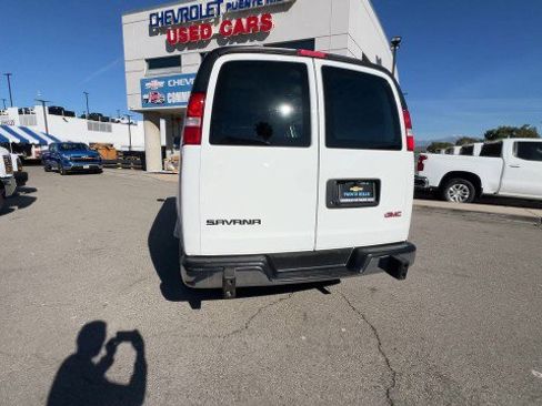 Used 2024 GMC Savana 2500 w/ Driver Convenience Package image 3