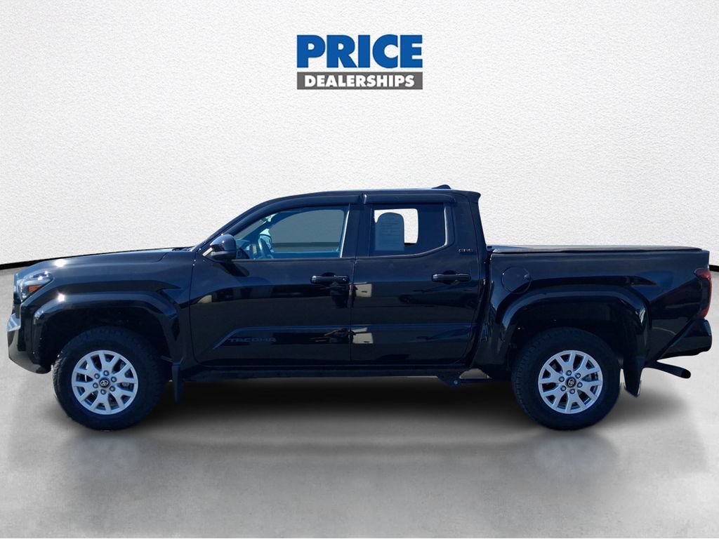 Used 2025 Toyota Tacoma SR5 AWD/4WD image 9