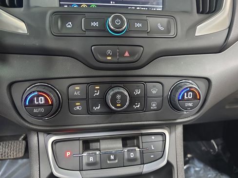 Used 2024 GMC Terrain SLE w/ Driver Convenience Package AWD/4WD image 20
