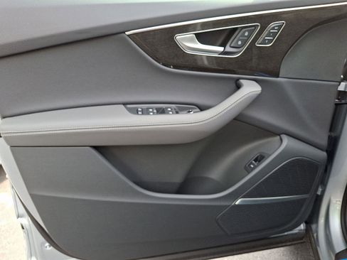 New 2025 Audi Q7 Premium Plus image 11