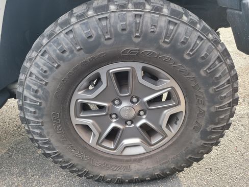 Used 2018 Jeep Wrangler Unlimited Rubicon w/ Cold Weather Group AWD/4WD image 7