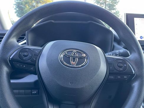 Used 2025 Toyota RAV4 XLE image 28
