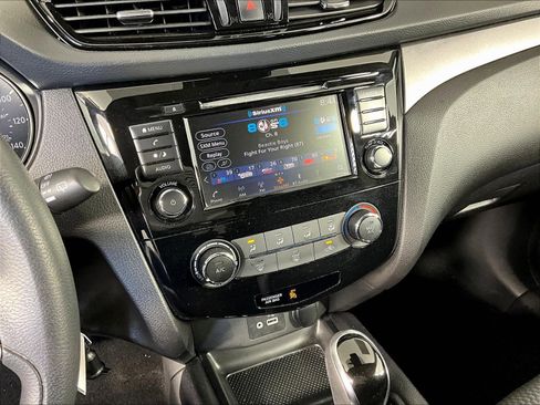 Used 2022 Nissan Rogue Sport S FWD image 9