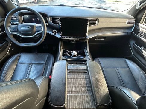 Used 2024 Jeep Wagoneer Series II w/ Flexible Seating Group image 10