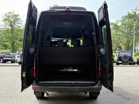 Used 2019 Mercedes-Benz Sprinter 2500 image 25