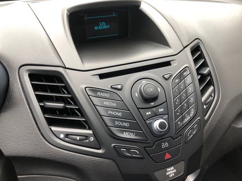 Used 2015 Ford Fiesta SE image 26