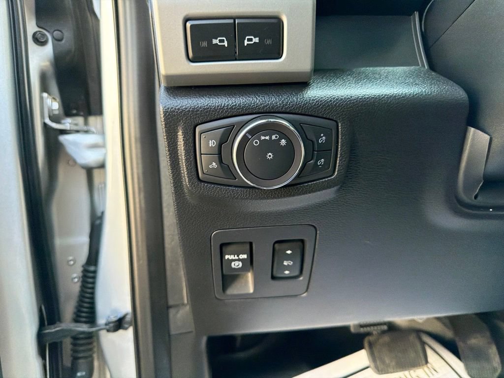 Used 2019 Ford F150 Lariat w/ Equipment Group 502A Luxury AWD/4WD image 25