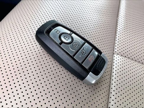Used 2022 Ford Expedition Max XLT RWD image 36