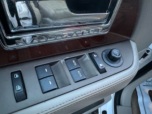 Used 2013 Lincoln Navigator L L 4WD w/ HD Trailer Tow Pkg image 16