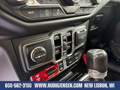 Used 2021 Jeep Wrangler Unlimited Rubicon w/ Dual Top Group AWD/4WD image 11