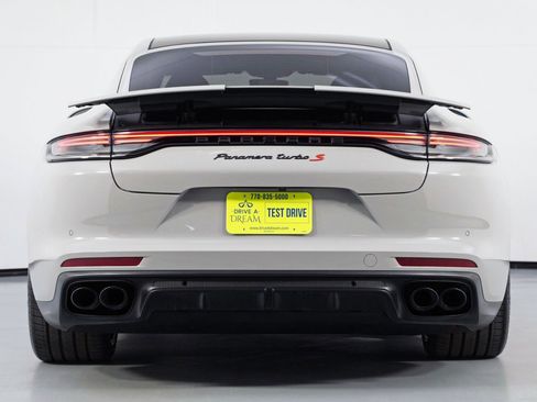 Used 2022 Porsche Panamera Turbo S w/ Premium Package image 11