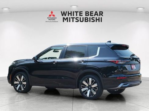 Used 2025 Mitsubishi Outlander SE AWD/4WD image 4