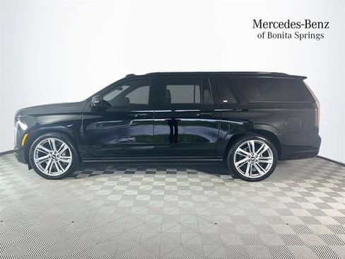 Used 2025 Cadillac Escalade ESV Sport w/ Touring Package AWD/4WD image 4