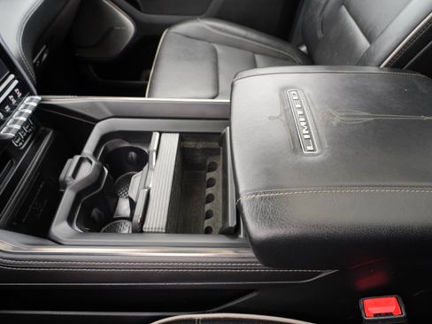 Used 2020 RAM 1500 Limited w/ Black Appearance Package AWD/4WD image 32