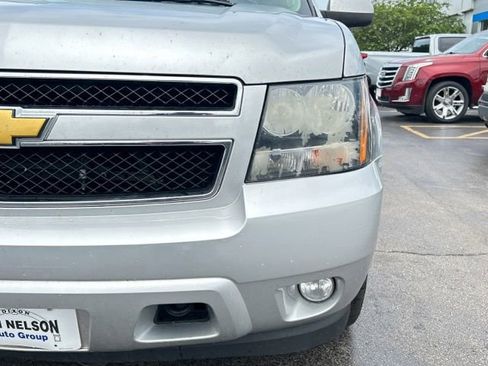 Used 2014 Chevrolet Suburban LT w/ Luxury Package AWD/4WD image 3
