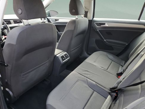 Used 2016 Volkswagen Golf S image 6