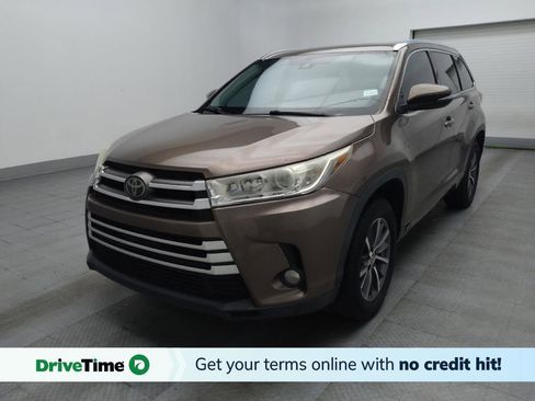 Used 2018 Toyota Highlander XLE FWD image 1