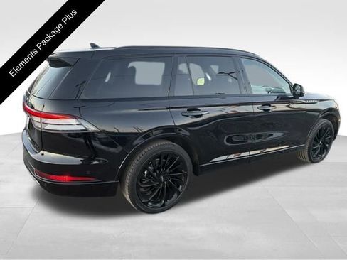 Used 2023 Lincoln Aviator Reserve w/ Equipment Group 201A image 8