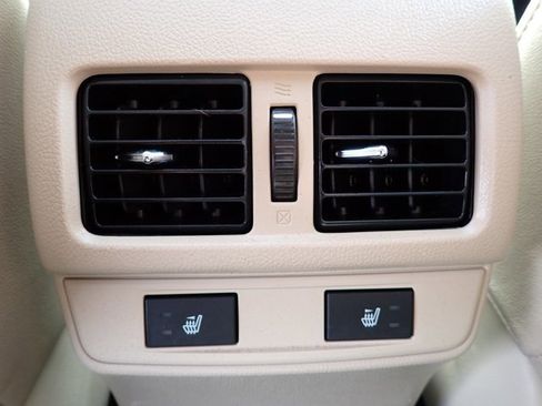 Used 2016 Subaru Outback 3.6R Limited AWD/4WD image 8