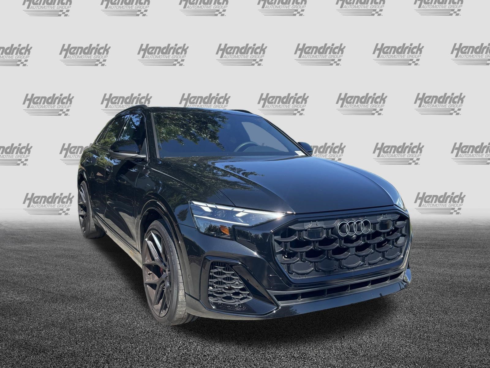 Used 2025 Audi SQ8 Premium Plus AWD/4WD image 2