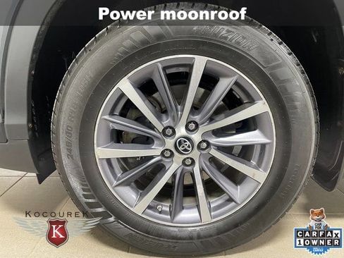 Used 2019 Toyota Highlander XLE AWD/4WD image 8