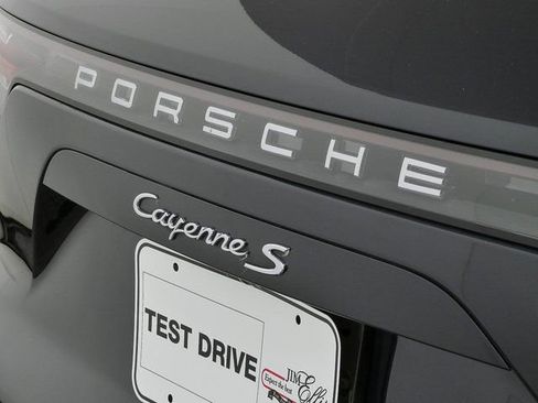 Certified 2022 Porsche Cayenne S image 37