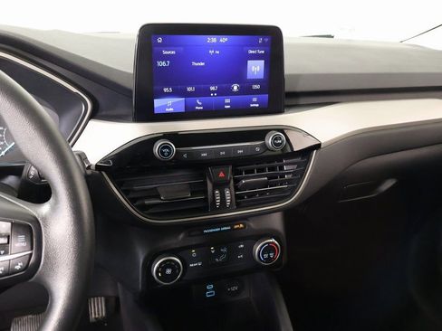 Used 2022 Ford Escape SE image 5